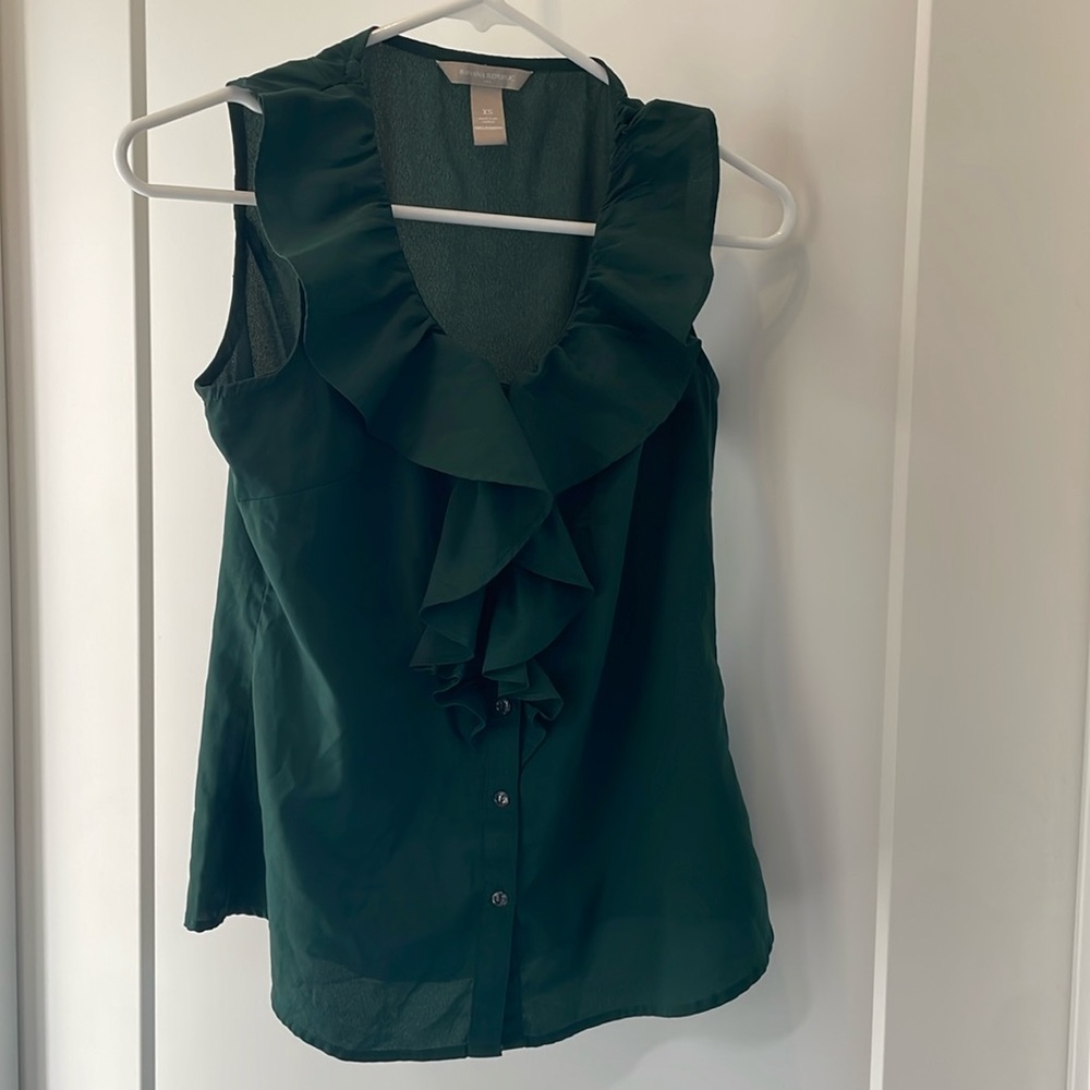 Banana Republic ruffle sleeveless blouse